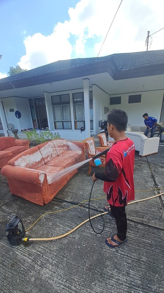 CUCI KASUR DAN SOFA (16)