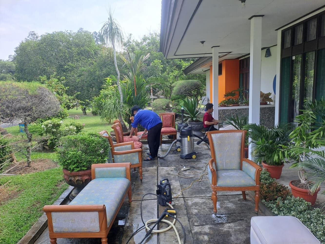 CUCI KASUR DAN SOFA (18)