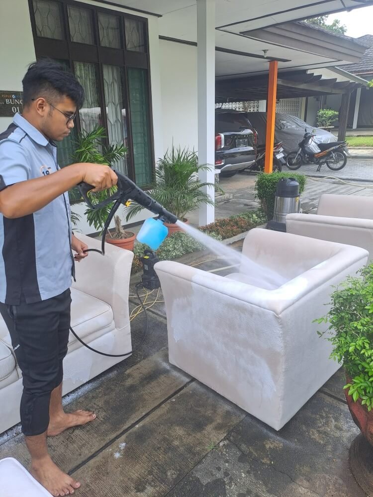 CUCI KASUR DAN SOFA (19)