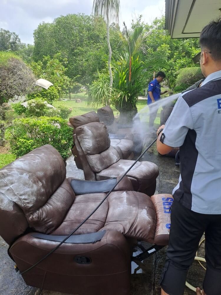 CUCI KASUR DAN SOFA (21)